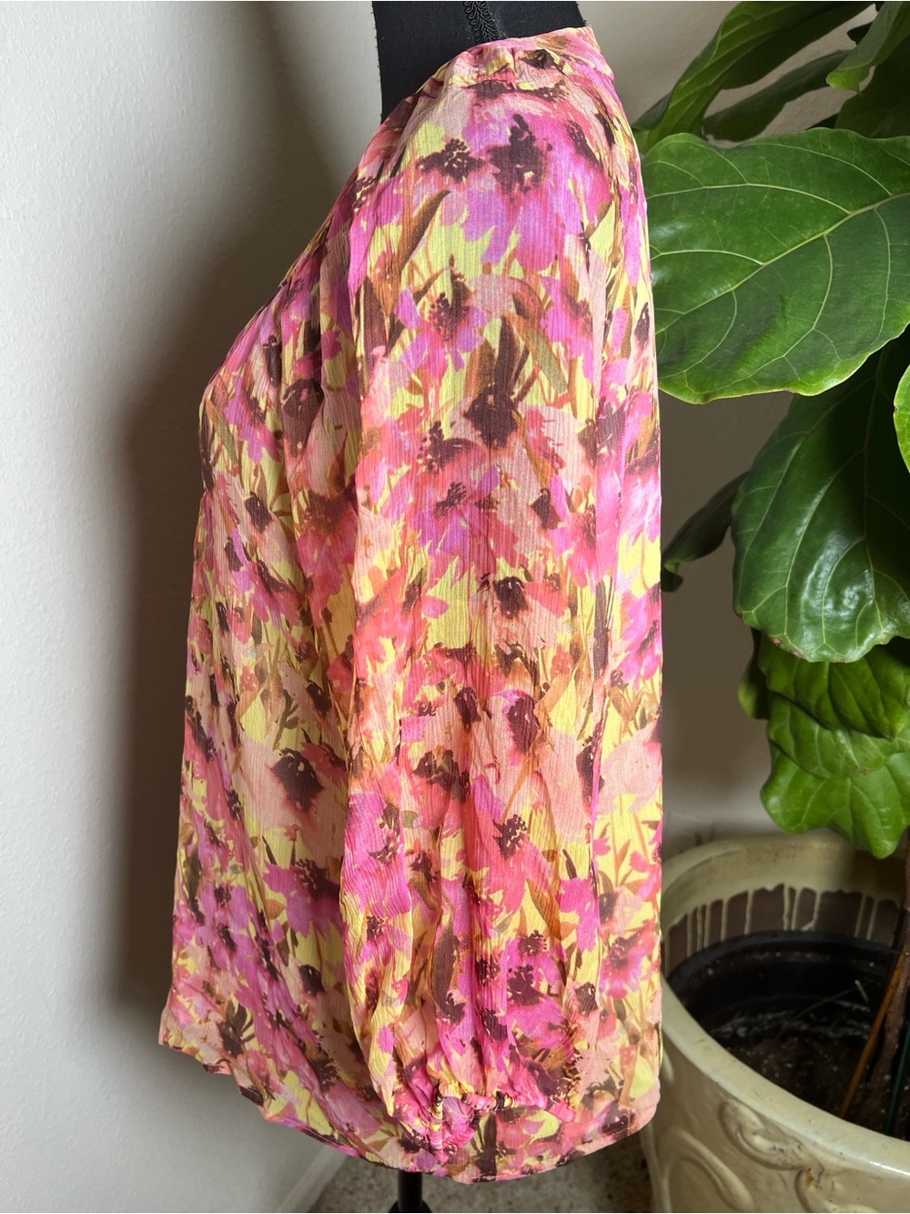 Sundance Women’s 100% Silk V-Neck 3/4 Sleeve Floral Flowy Top Blouse Large - Picture 12 of 16